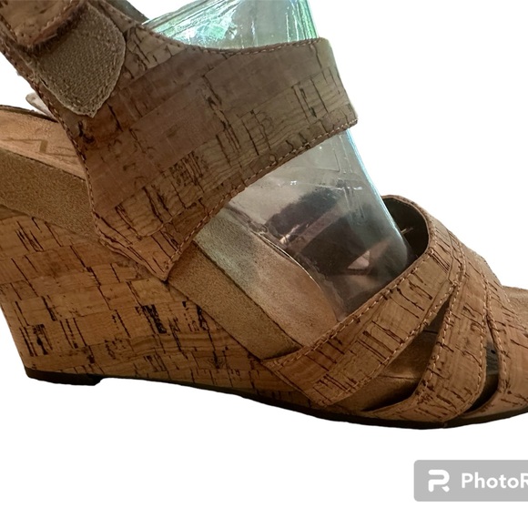 New Aerosoles wedge size 10 - Picture 3 of 4